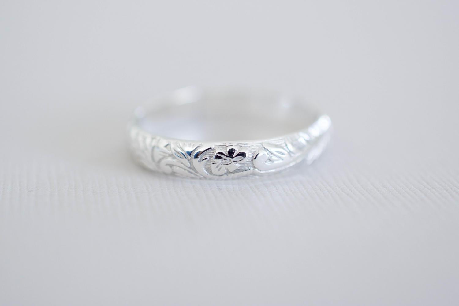 Floral Sterling Band Ring, close up