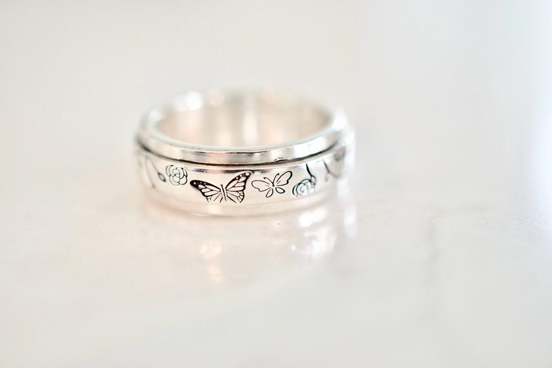 Butterfly Floral Spinner Ring - Fidget Ring
