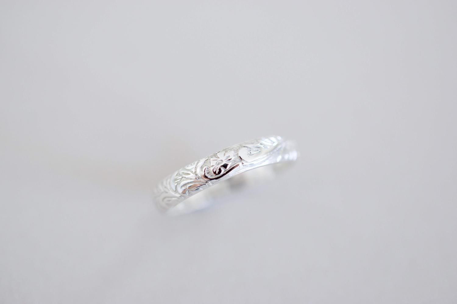 Floral Sterling Band Ring, close up