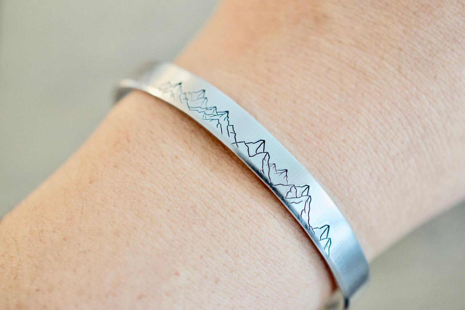 Mountain Bracelet - Bracelet for Women - Gift for Mom - 1/4 inch