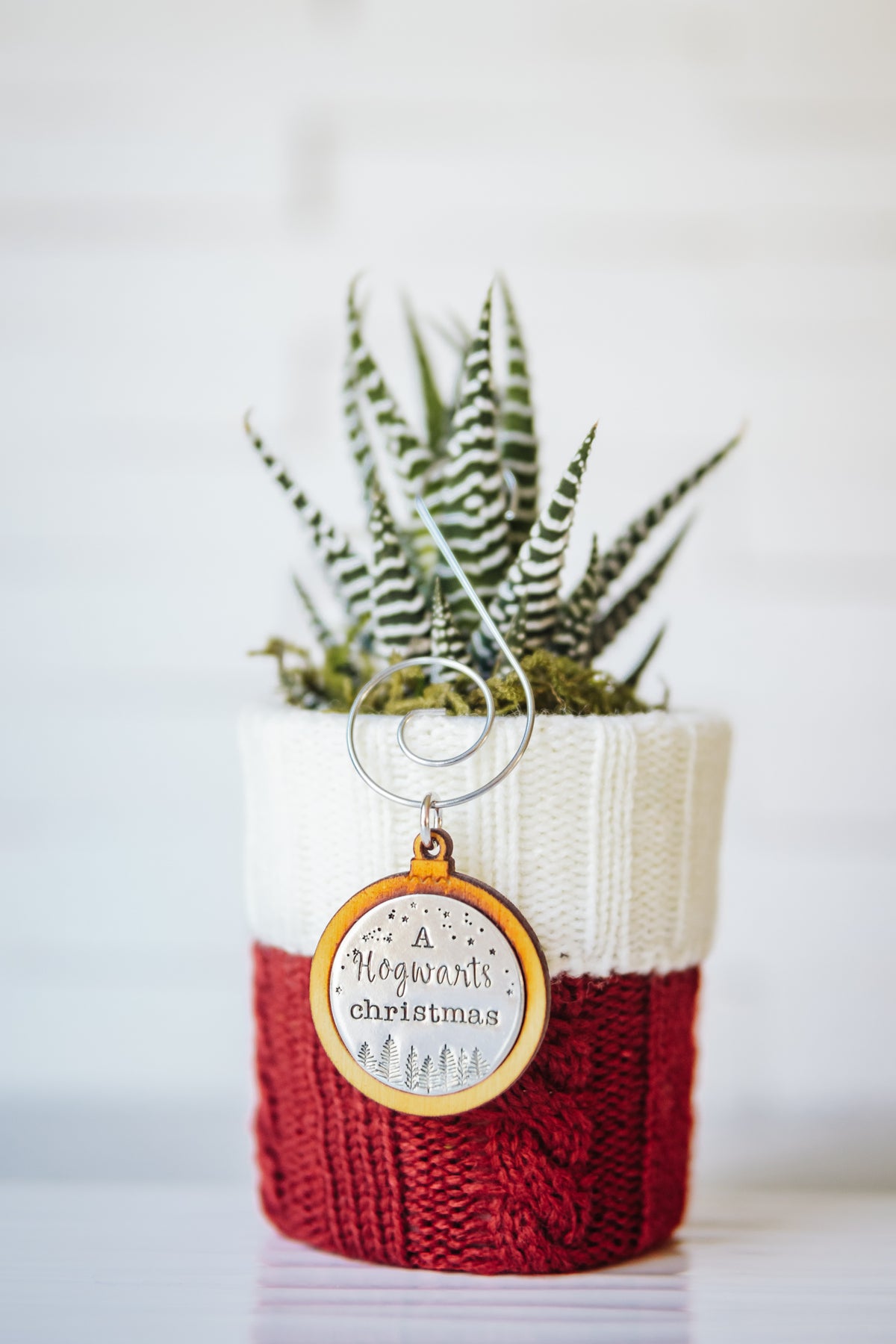 A Hogwarts Christmas Ornament - Tesoro Jewelry