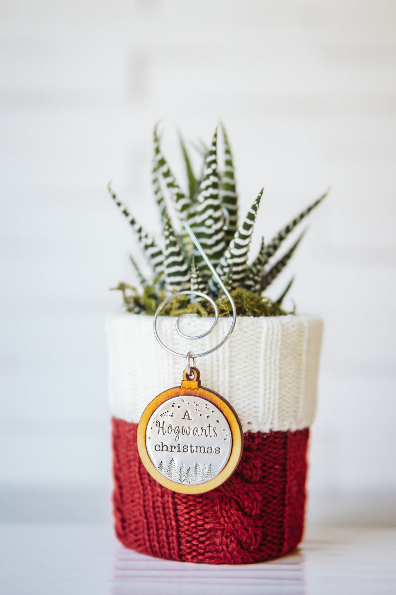 A Hogwarts Christmas Ornament - Tesoro Jewelry